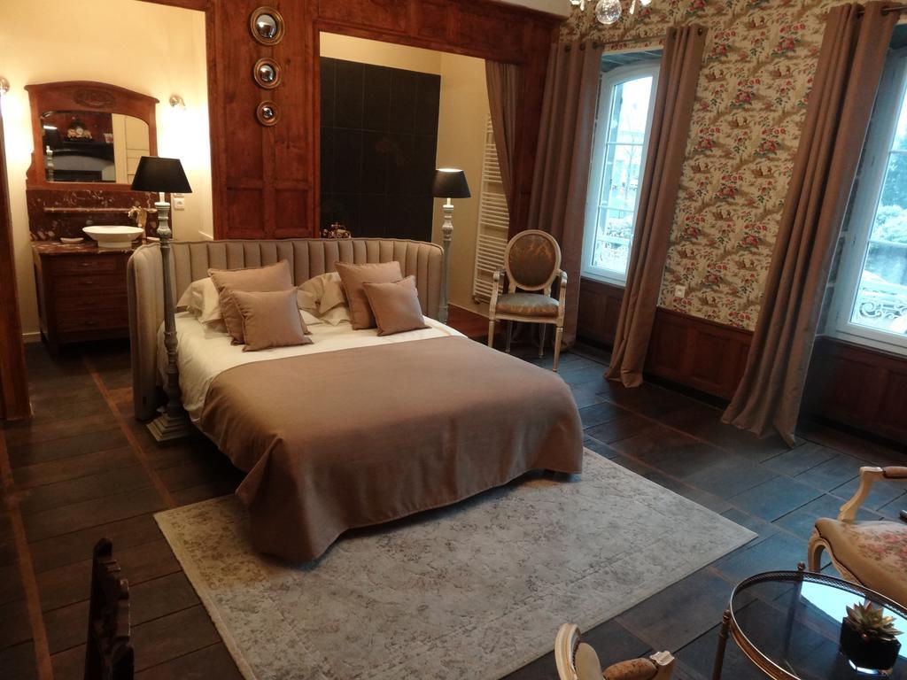 La Bromontoise Chambres D'Hotes Pontgibaud Room photo