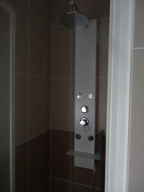 La Bromontoise Chambres D'Hotes Pontgibaud Room photo