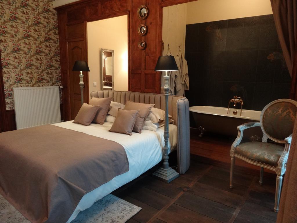La Bromontoise Chambres D'Hotes Pontgibaud Room photo