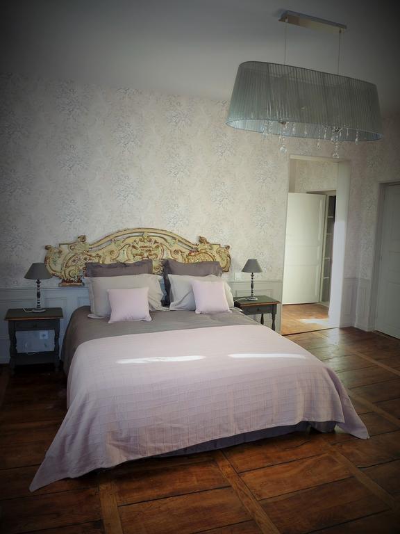 La Bromontoise Chambres D'Hotes Pontgibaud Room photo